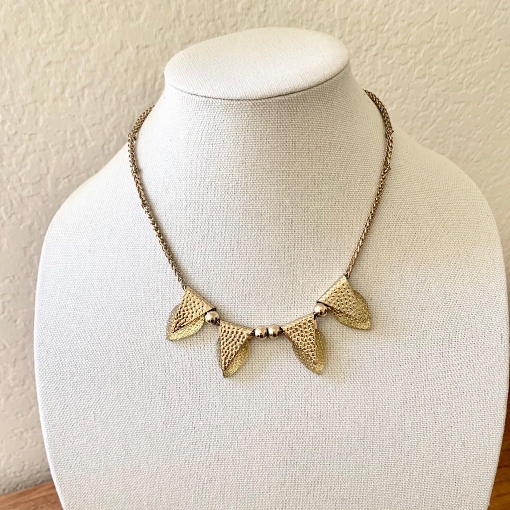 Preowned Triangle Pedant Gold Necklace